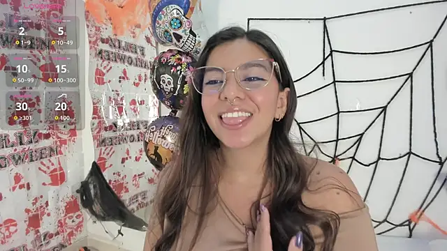 Snapshot of emilyy_cooperr chatting on October 11, 2025, 12:17 pm emilyy cooperr online show from October 11, 2025, 12:17 pm