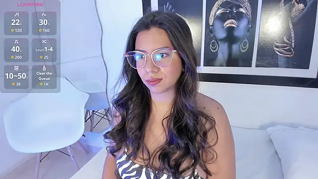 Snapshot of emilyy_cooperr chatting on October 6, 2025, 12:06 pm emilyy cooperr online show from October 6, 2025, 12:06 pm