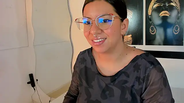 Snapshot of emilyy_cooperr chatting on November 13, 2025, 12:09 pm emilyy cooperr online show from November 13, 2025, 12:09 pm