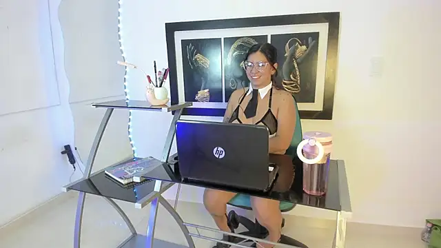 Snapshot of emilyy_cooperr chatting on September 11, 2025, 12:27 pm emilyy cooperr online show from September 11, 2025, 12:27 pm