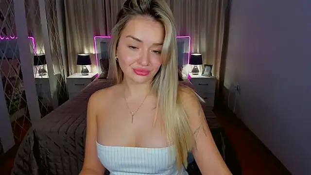 Snapshot of EvaGoddes chatting on November 18, 2025, 7:00 am EvaGoddes online show from November 18, 2025, 7:00 am