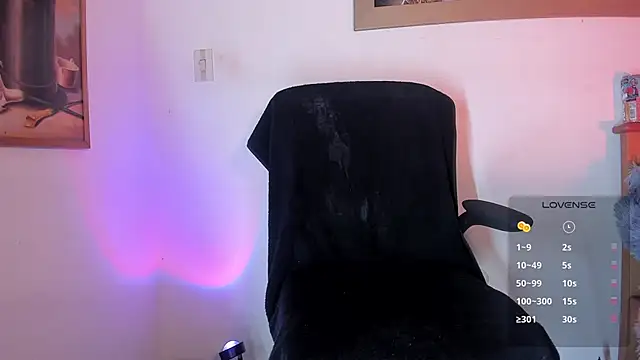 Snapshot of CRAZY-BOY99 chatting on April 13, 2026, 9:57 am CRAZY-BOY99 online show from April 13, 2026, 9:57 am