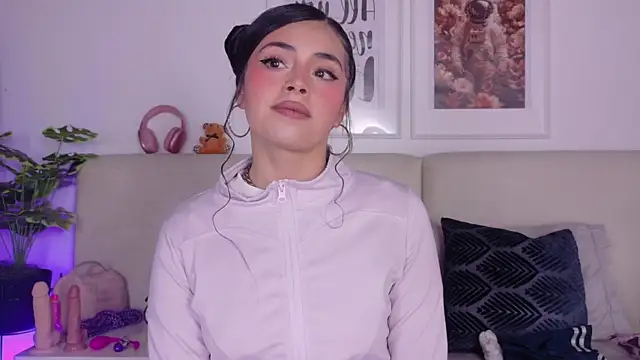 Snapshot of SaritaBratz chatting on February 26, 2026, 9:59 pm SaritaBratz online show from February 26, 2026, 9:59 pm