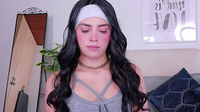 SaritaBratz online show from November 26, 2025, 8:09 pm