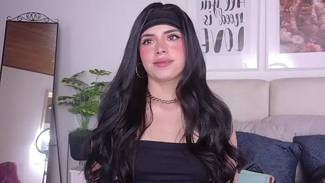 Snapshot of SaritaBratz chatting on February 16, 2026, 8:51 pm SaritaBratz online show from February 16, 2026, 8:51 pm