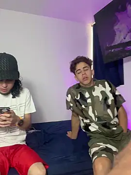 Snapshot of Miguel_bigcock chatting on October 12, 2025, 8:21 pm Miguel bigcock online show from October 12, 2025, 8:21 pm