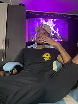 Snapshot of Miguel_bigcock chatting on March 11, 2025, 4:40 pm Miguel bigcock online show from March 11, 2025, 4:40 pm