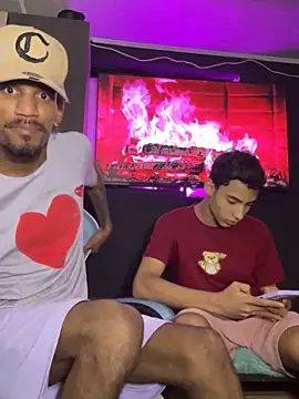 Snapshot of Miguel_bigcock chatting on March 12, 2025, 4:30 am Miguel bigcock online show from March 12, 2025, 4:30 am