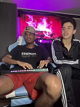 Snapshot of Miguel_bigcock chatting on March 14, 2025, 1:57 pm Miguel bigcock online show from March 14, 2025, 1:57 pm