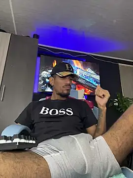 Snapshot of Miguel_bigcock chatting on March 8, 2025, 5:01 pm Miguel bigcock online show from March 8, 2025, 5:01 pm