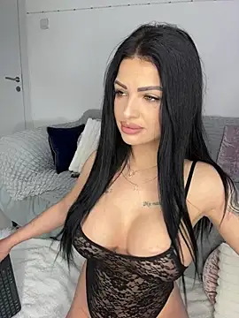 IrisRossie online show from April 23, 2026, 5:14 am