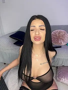 IrisRossie online show from April 29, 2026, 5:22 am