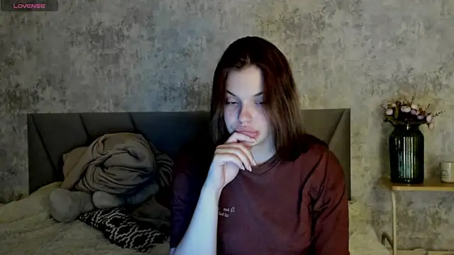 kitty Cathie online show from April 29, 2026, 5:06 pm