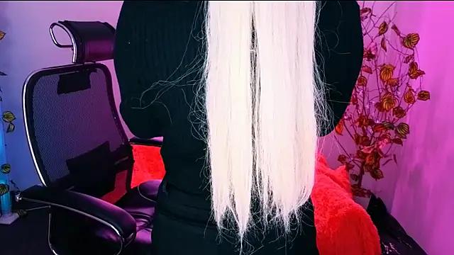 Miss Alice Silver online show from October 19, 2025, 4:43 pm