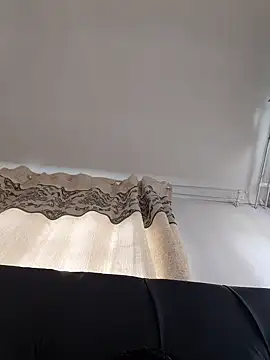 queen lovely2 online show from February 17, 2026, 10:45 am