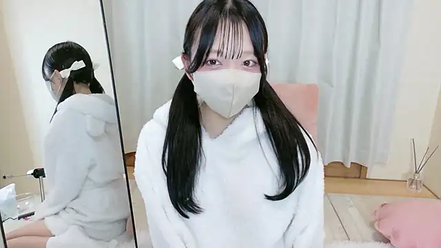 mami-pokoch online show from November 13, 2025, 8:02 pm