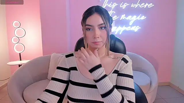 Snapshot of MaddisonCollins chatting on December 21, 2025, 5:14 pm MaddisonCollins online show from December 21, 2025, 5:14 pm