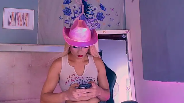 Snapshot of Emily_Castillo_1 chatting on May 28, 2026, 5:48 am Emily Castillo 1 online show from May 28, 2026, 5:48 am