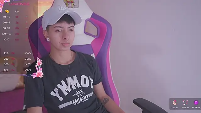 Snapshot of tommy_blue chatting on November 6, 2025, 3:49 pm tommy blue online show from November 6, 2025, 3:49 pm