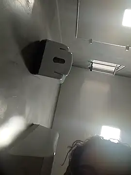 Snapshot of viviksmel chatting on October 8, 2025, 4:29 pm viviksmel online show from October 8, 2025, 4:29 pm