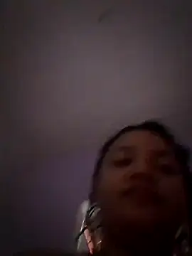 Snapshot of viviksmel chatting on October 11, 2025, 7:04 pm viviksmel online show from October 11, 2025, 7:04 pm