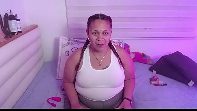 Snapshot of scarlettbooty chatting on April 12, 2026, 11:13 am scarlettbooty online show from April 12, 2026, 11:13 am