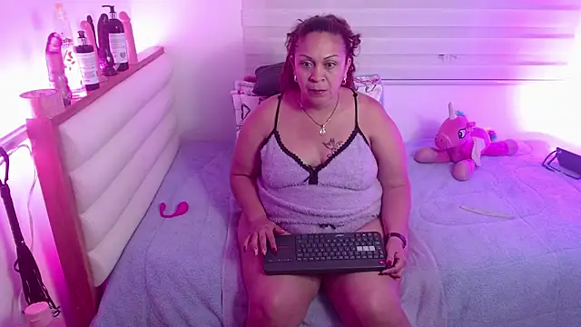 Snapshot of scarlettbooty chatting on April 11, 2026, 9:57 am scarlettbooty online show from April 11, 2026, 9:57 am