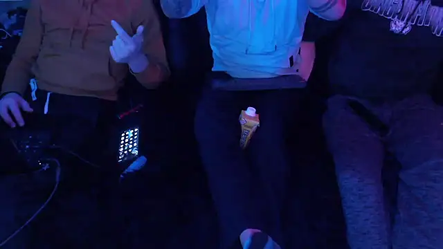 weknowourworth6999 online show from January 19, 2026, 5:33 am