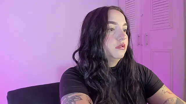 Snapshot of Celestte chatting on October 3, 2025, 7:32 am Celestte online show from October 3, 2025, 7:32 am