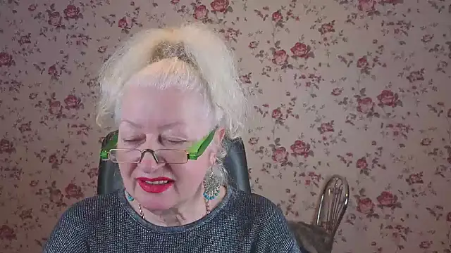 Maya Mayflower online show from February 19, 2026, 3:03 am