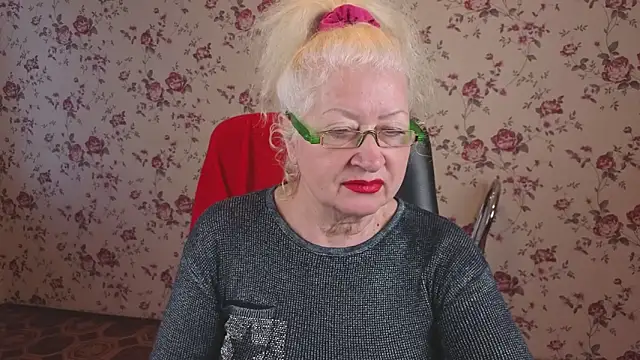 Maya Mayflower online show from October 27, 2025, 4:02 am