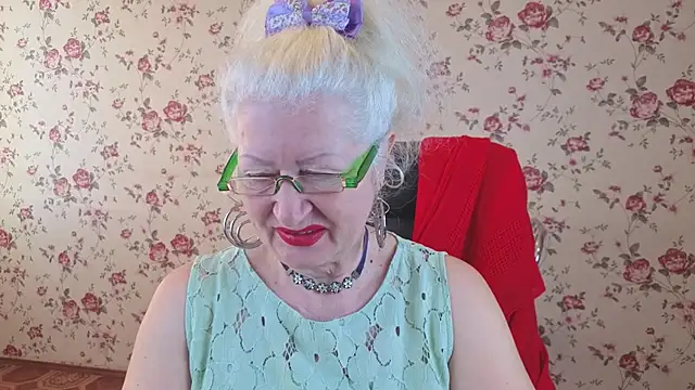 Maya Mayflower online show from October 23, 2025, 4:22 am