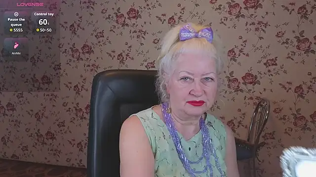 Maya Mayflower online show from February 3, 2026, 2:43 am