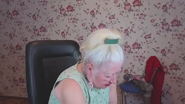 Maya Mayflower online show from February 21, 2026, 3:08 am