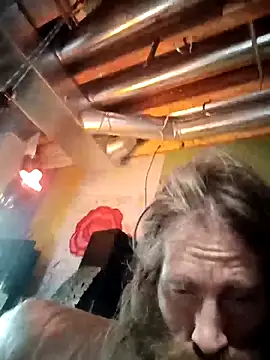 Snapshot of SirJonBradley chatting on October 29, 2025, 9:41 am SirJonBradley online show from October 29, 2025, 9:41 am