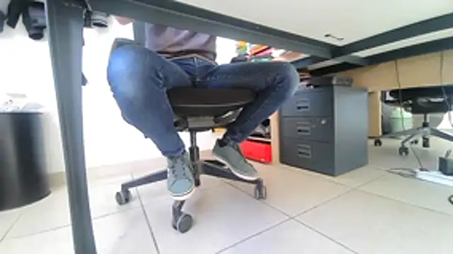 GM51-1988 online show from April 8, 2026, 3:24 pm