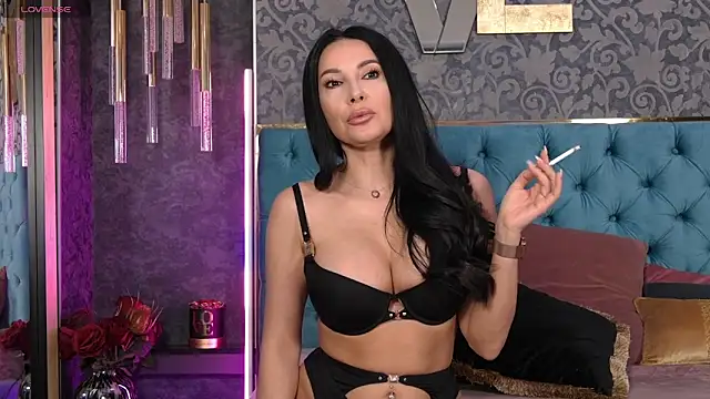 Snapshot of Vanessao1 chatting on April 7, 2026, 7:21 am Vanessao1 online show from April 7, 2026, 7:21 am