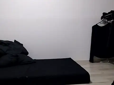 Snapshot of taaaaaa- chatting on April 1, 2026, 2:58 pm taaaaaa- online show from April 1, 2026, 2:58 pm