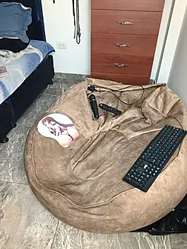 KratosAfroditacs online show from April 8, 2026, 1:40 am