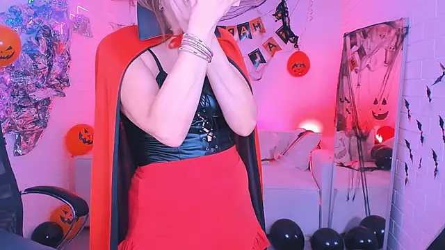 NicoleHitman online show from October 31, 2025, 5:37 am