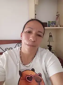 Snapshot of Antonela45 chatting on June 7, 2026, 12:38 am Antonela45 online show from June 7, 2026, 12:38 am