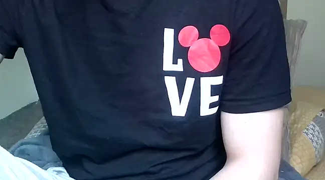 Snapshot of Enoch981 chatting on March 17, 2025, 10:49 am Enoch981 online show from March 17, 2025, 10:49 am