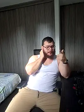 Snapshot of Edmund98 chatting on February 23, 2026, 1:44 pm Edmund98 online show from February 23, 2026, 1:44 pm