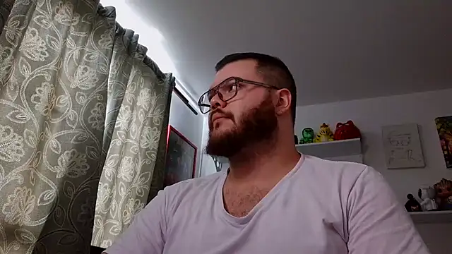 Snapshot of Edmund98 chatting on February 5, 2026, 2:24 pm Edmund98 online show from February 5, 2026, 2:24 pm