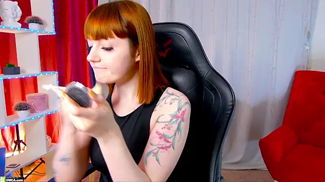 Ashley Nicks online show from November 20, 2025, 1:50 am