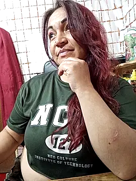 isis milove online show from March 20, 2026, 12:50 pm