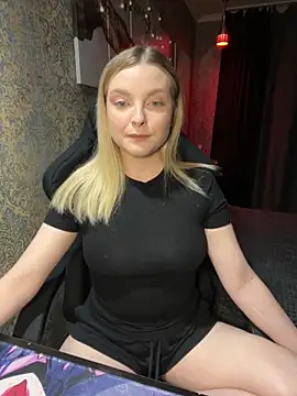 Lina ly online show from October 11, 2025, 9:05 pm