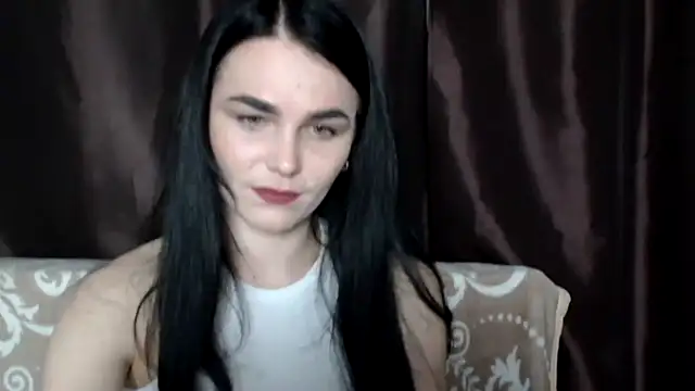 Silviaa online show from March 11, 2025, 7:47 pm