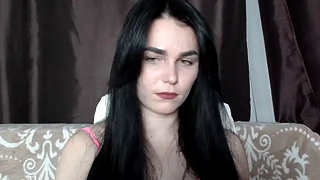 Silviaa online show from March 7, 2025, 7:38 pm