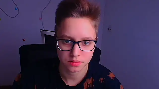 Bella Swannn online show from March 6, 2025, 3:56 pm